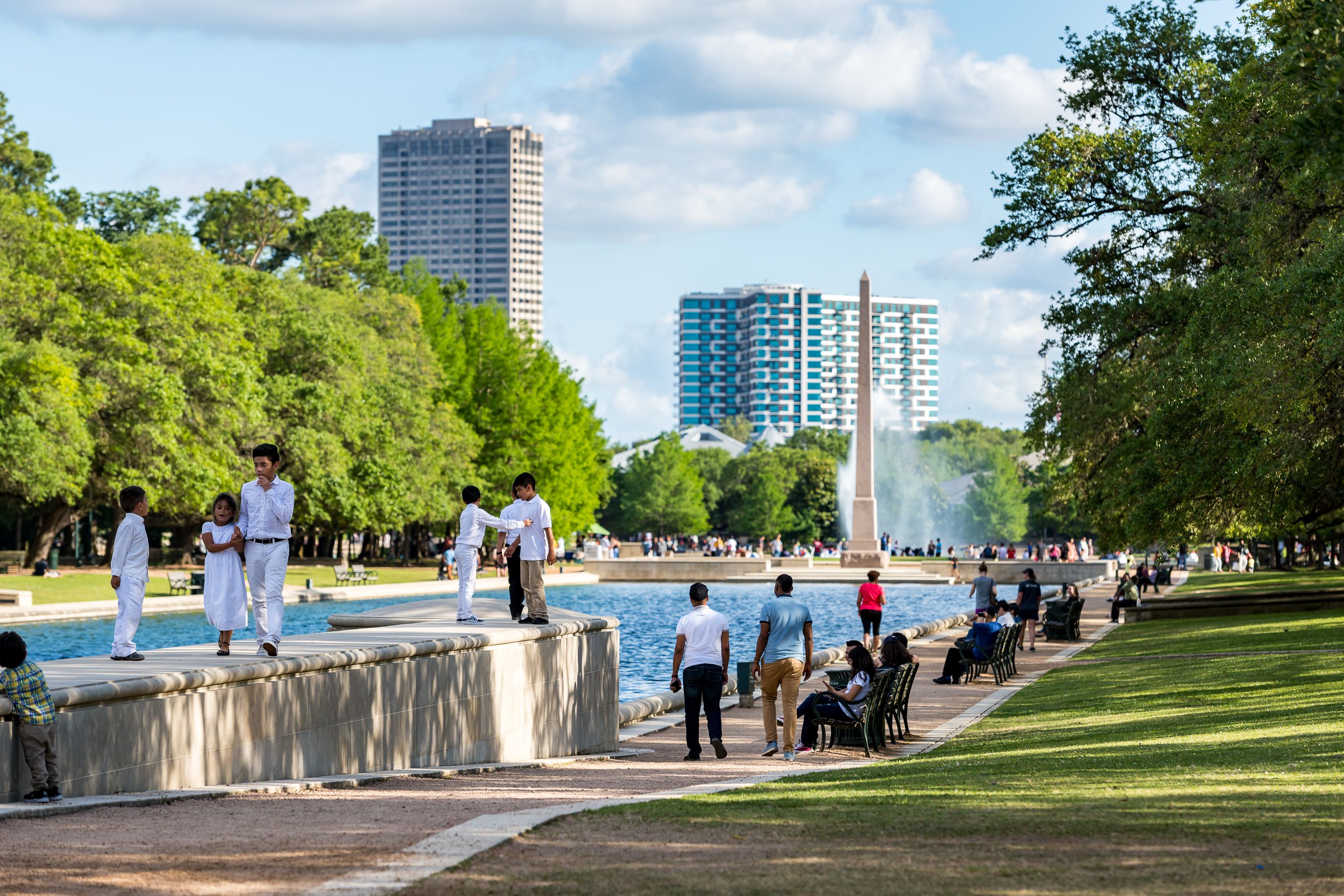 Hermann Park Reflecting Pool crowd